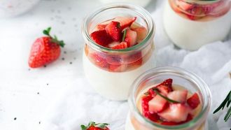 Make Emirati Muhallabia With Camel Milk