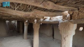 العمارة النجدية عمرها 400 عام في مسجد الشرق