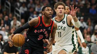 Raptors Beat Bucks, Mavs Halt Warriors