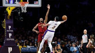 Lakers Beat Cavaliers For 4th Win