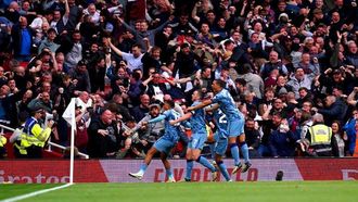 Title Race Shaken By Villa, Palace Wins