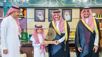 الأمير يكرم الفائزين في مسابقة القرآن الكريم