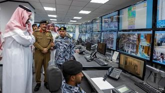 الأمير يستعرض خدمات المسجد الرمضاني