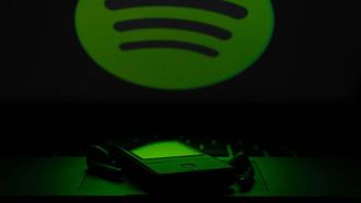 Spotify يحقق أرباحًا قياسية ونموًا في عدد المستخدمين
