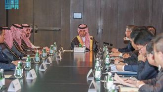 الحقيل يجتمع مع رئيس جمعية المقاولين الدولية الصينية