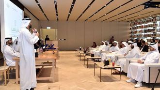 مناظرة طلابية لشرطة دبي في الشارقة