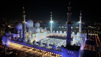 70,000+ At Sheikh Zayed Mosque Prayers