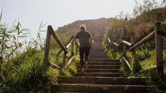 تسلق السلالم يساعد على القلب وعمر الحياة