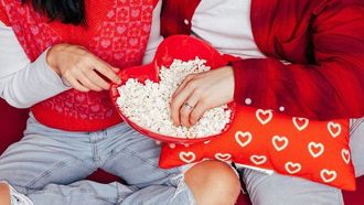 UAE Couple Games: Tradition & Fun