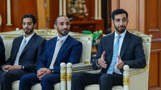 الإمارات والجابون مباحثات دبلوماسية