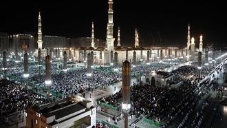 Volunteers Aid At Prophet’s Mosque