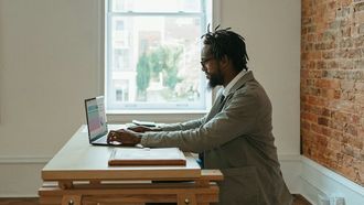 مكافحة العزلة في العمل عن بعد