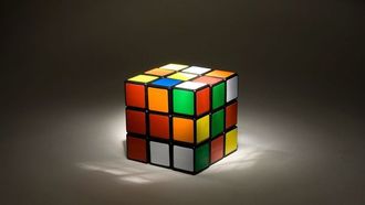 روبوت يحطم الرقم القياسي للمكعب