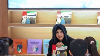 الشيخة لطيفة تزور جناح محمد بن راشد