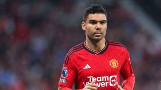 كاسيميرو يدافع عن دوره في مانشستر يونايتد