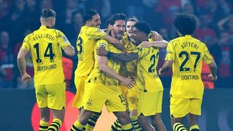 Hummels Sends Dortmund To Final