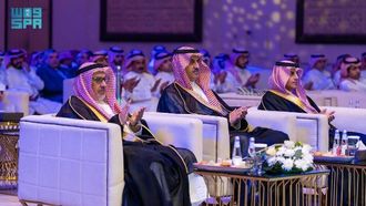 تكريم إنجازات البحوث الدفاعية