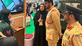 شرطة دبي تعزز السياحة عبر الصراف الآلي