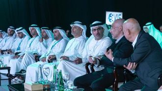 قمة EV تدفع النقل الأخضر