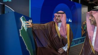 أمير منطقة الجوف يطلق برنامج شارع 30