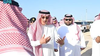 أمير جازان يقوم بجولة في مشاريع فرسان