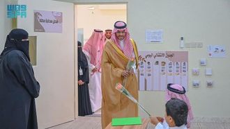 نائب أمير حائل يزور مركز انتما