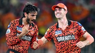SRH يقوم بإعداد نهائي IPL مع KKR