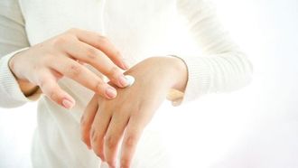 العناصر الغذائية الرئيسية للبشرة الشبابية