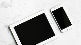 شاشات لمس إلكترونية مضادة للميكروبات