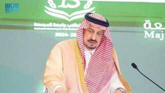 أمير الرياض يكرم الخريجين الجدد