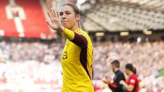 Earps Awaits Man Utd's Future Plans