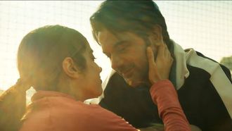 Mr. & Mrs. Mahi Trailer Wins Hearts