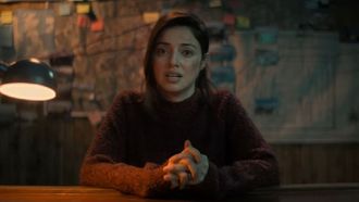 Savi Film: Divya's Desperate Bid