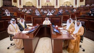 الشارقة تقيم سياسة الصيد