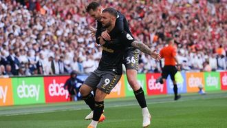 Saints Beat Leeds For Premier League Spot