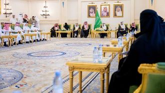 أمير القصيم يكرم الفائزين في التعليم