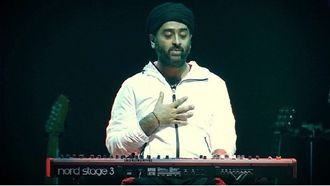 Arijit Singh Video Sparks Concern