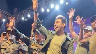 Kartik Aaryan Dances With Jawans Ahead Of Film's Release