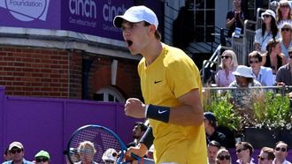 دريبر يذهل ألكاراز في كوينز