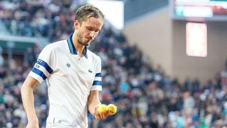 ميدفيديف يفوز على بورخيس