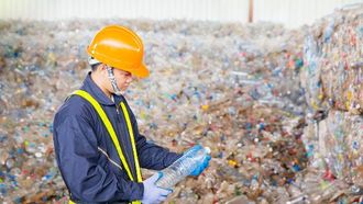 النفايات البلاستيكية تهدد النظم البيئية