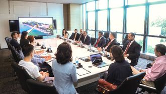 Sharjah Courts Chinese Investors