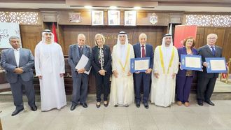 الشارقة تكرم الأدباء في عمان