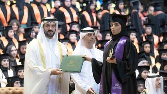 سلطان بن أحمد القاسمي يشهد حفل التخرج