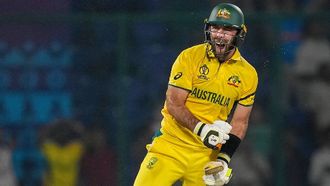 Maxwell Struggles, Warner Excels