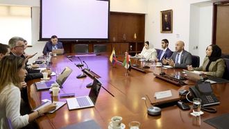 الإمارات وكولومبيا تبحثان توسيع الشراكة