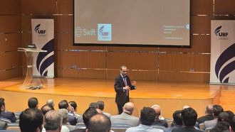 الإمارات العربية المتحدة كمركز مالي رئيسي