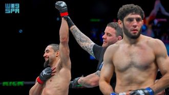 ويتاكر يفوز في الرياض UFC