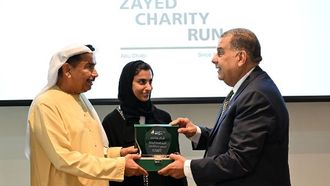 المستشفى يكرم فريق السباق الخيري