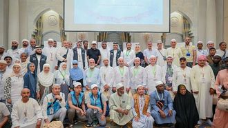 حجاج العالم يرحبون بصندوق زايد